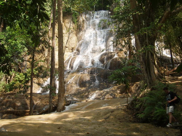 Thailand Bangkok Таиланд - Банкок отзыв Kanchanaburi-River-Kwai - Erawan waterfall