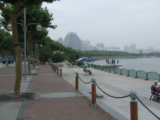 Шанхай - парк на метро Технического музея shanhai